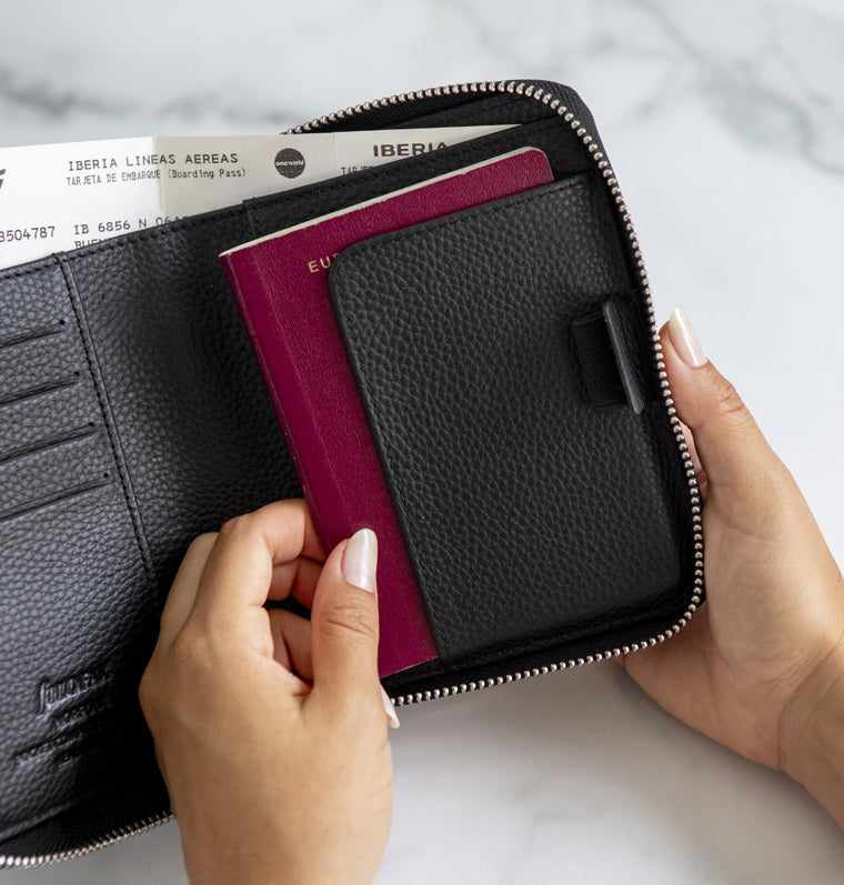 26-022401 Norfolk Pocket Compact Zip Black Organiser